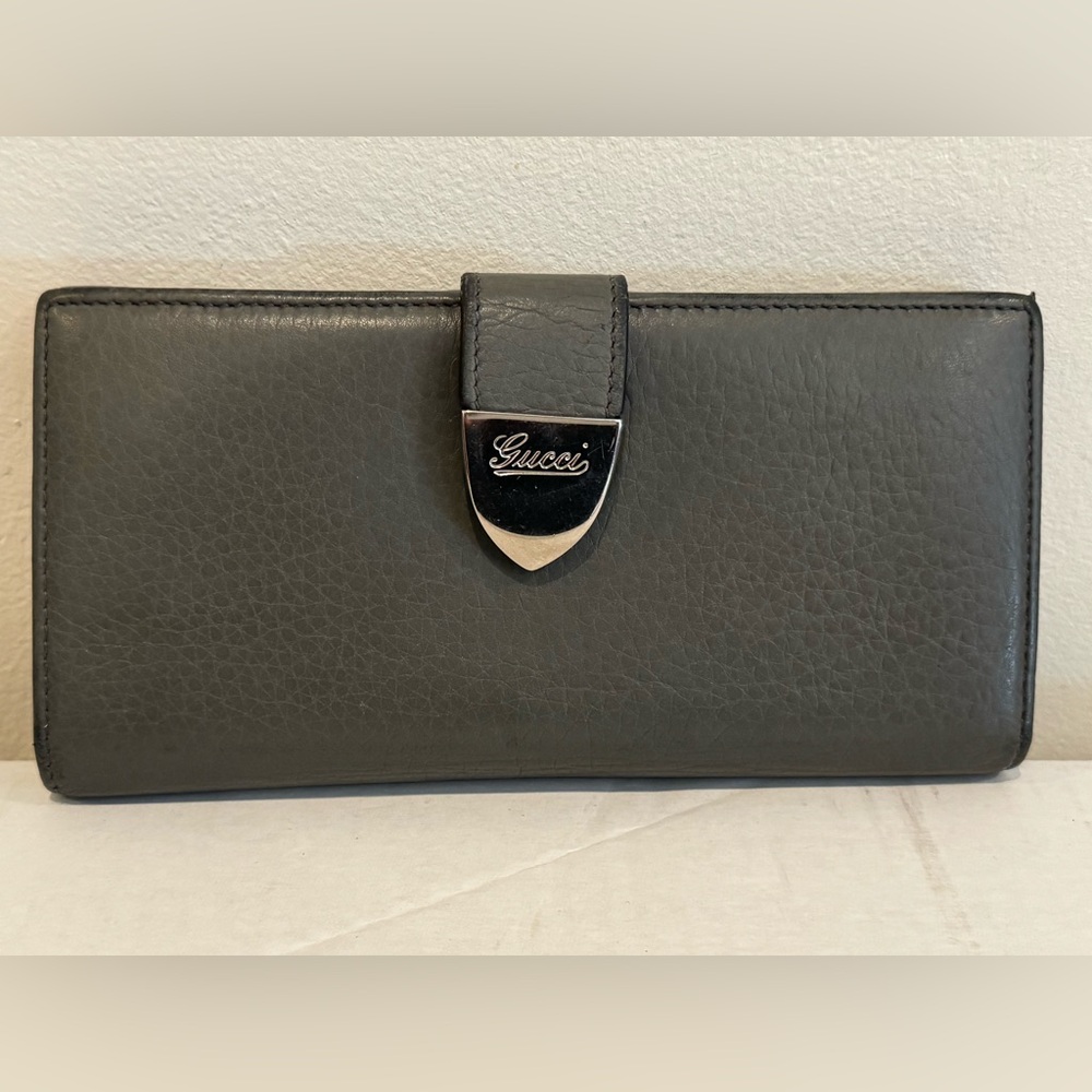 Gucci Olive Color Wallet Fair/Good Condition